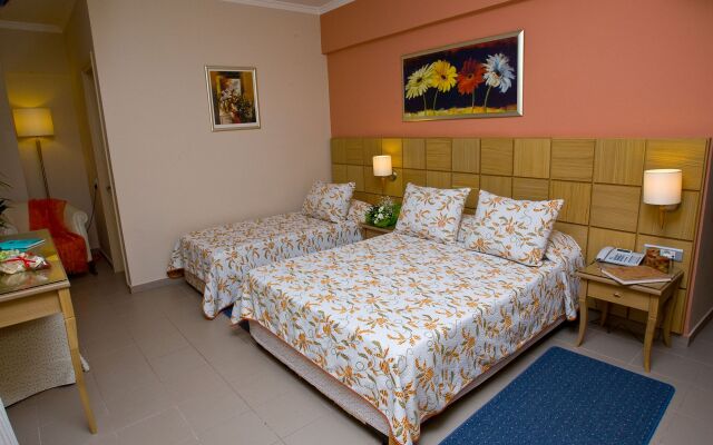 Ionian Plaza Hotel & Spa