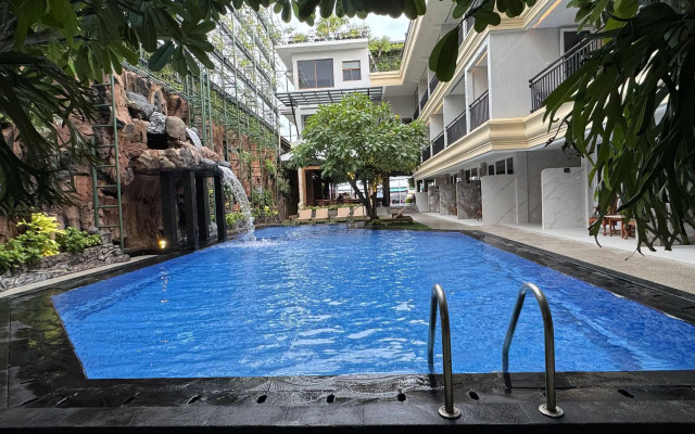 Green Garden Hotel