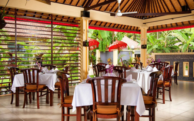 Rossa Garden Hotel
