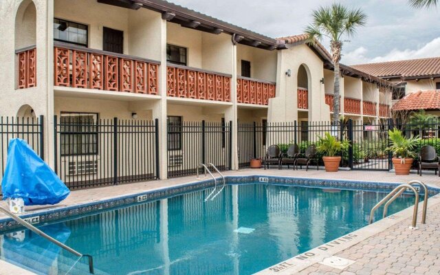 Clarion Pointe Tampa-Brandon Near Fairgrounds and Casino