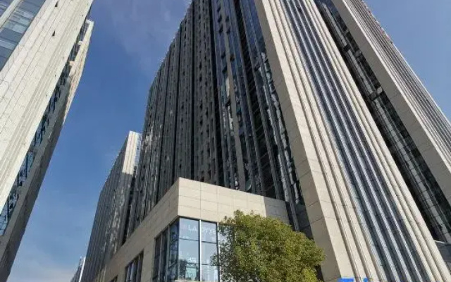 Yiju Homestay (Zhengzhou Longzihu Subway Station)