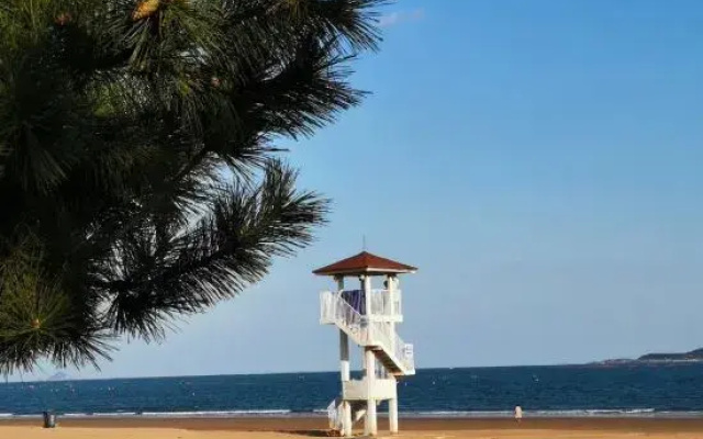 1 Minute Seaview Apartment