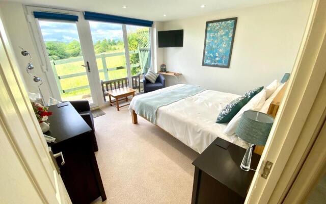 A secluded self contained Country Suite with a view