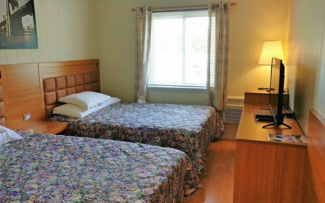 Pemberton Hotel