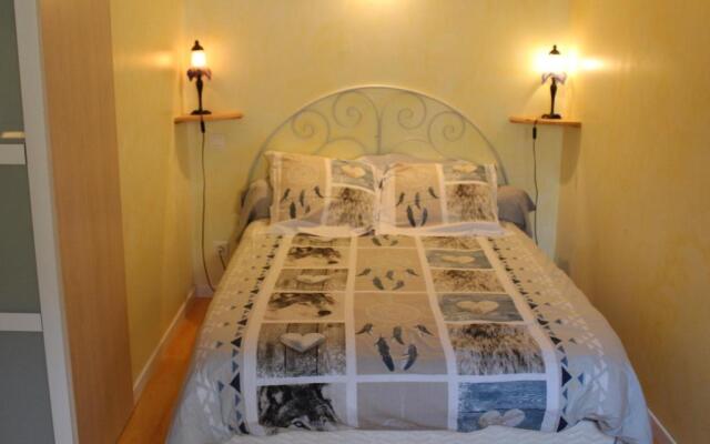 Appartement Le Menil, 1 pièce, 2 personnes - FR-1-589-164