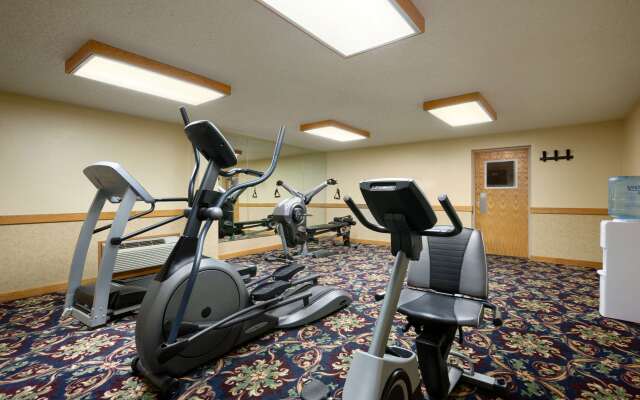 Ramada by Wyndham Bismarck