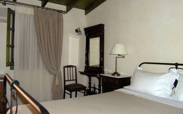 Nafsimedon Hotel