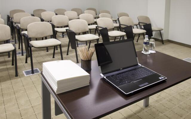 Rosslyn Thracia Hotel