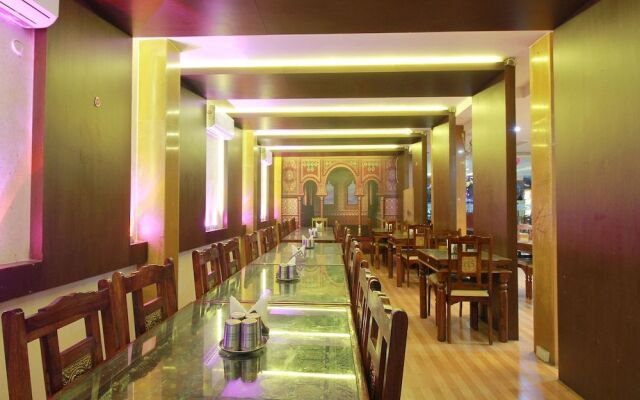 OYO 10551 Hotel RJ Grand