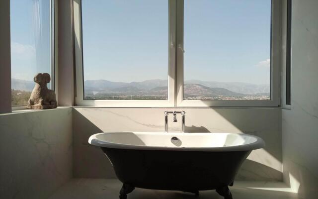 Enticing Holiday Home in Galapagar with Private Terrace