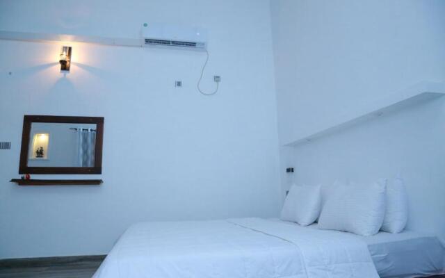 Midigama Holiday Inn