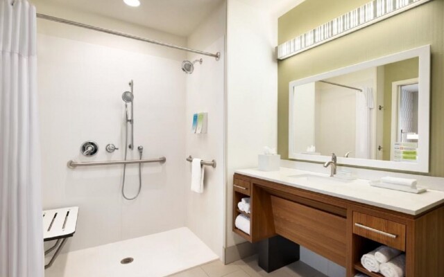 Home2 Suites by Hilton Milwaukee Brookfield