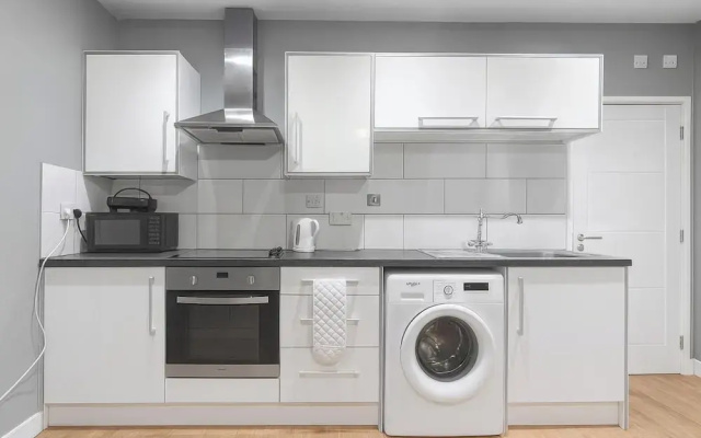 Charming High Wycombe Apartment