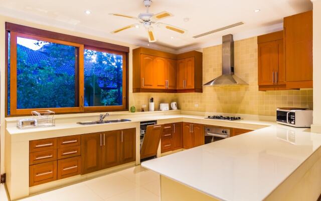 Lakewood Hills Villa by Lofty
