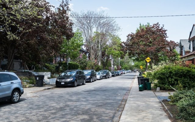 Chic & Central 3-bedroom in Little Italy