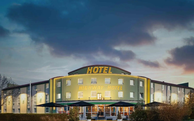 Highway Hotel