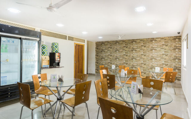 OYO 12120 Hotel Srico