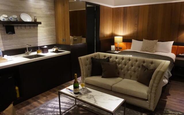 Le Charm Suite