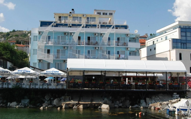 Lotos Hotel