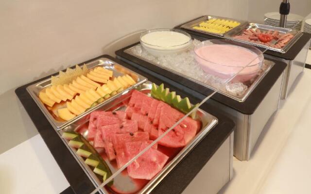 Holiday Inn Express And Suites Playa Del Carmen
