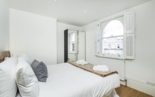 Top Floor Flat - Mimosa Street