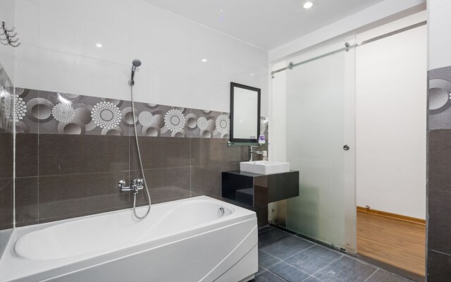 Zoneland Apartments Lavender95