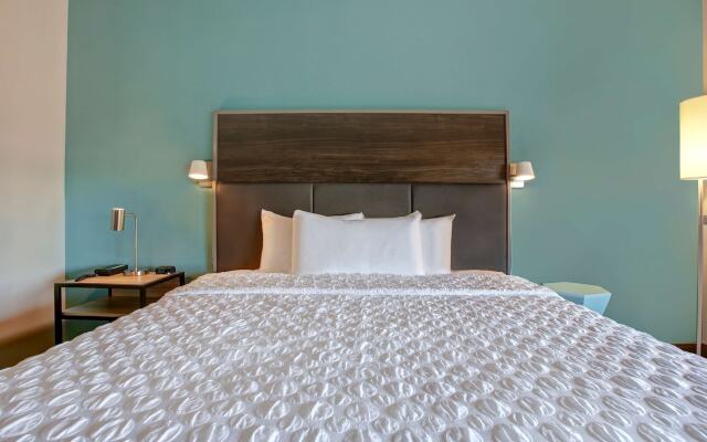 Tru by Hilton Grand Prairie