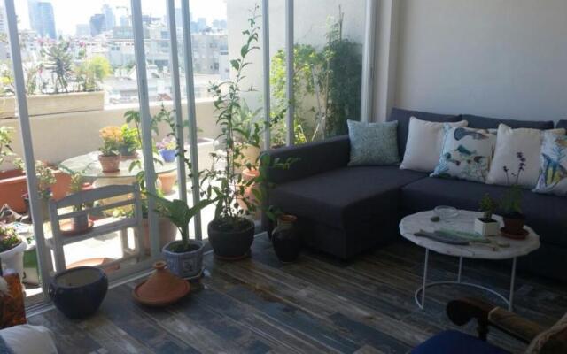 Tel Aviv Roof Apartment