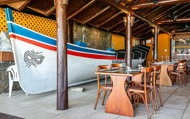 Studio vista mar pé na areia no Santinho STO2208