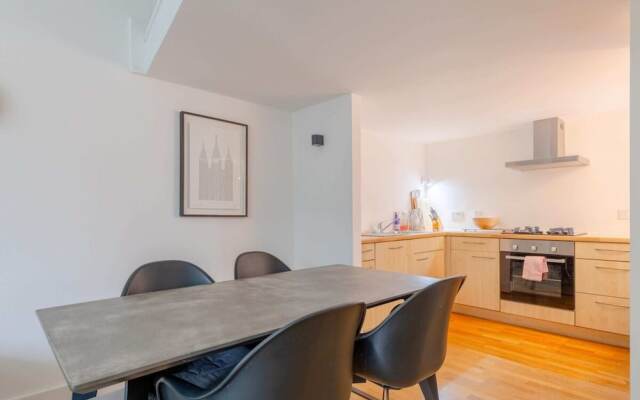 Chic 1BD Maisonette W/hot Tub, King's Cross!
