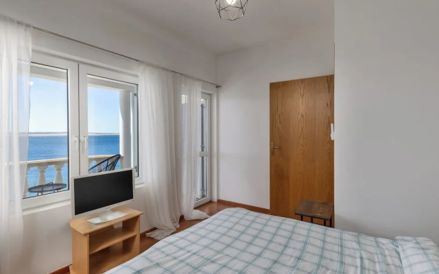 Holiday Home Seafront Escape