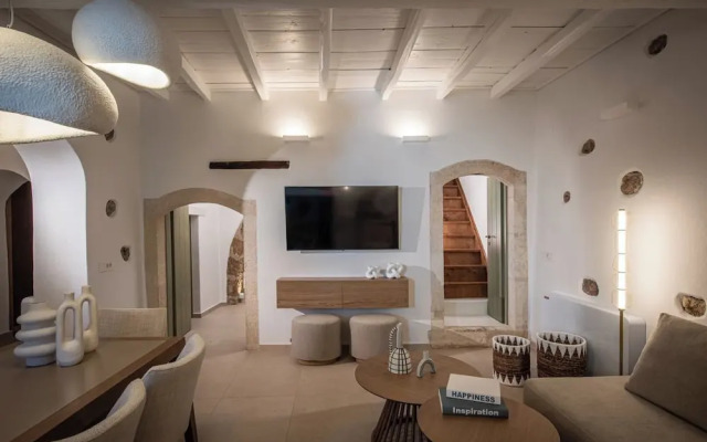 Mint Villa by Checkin