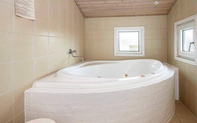 Lavish Holiday Home in Henne With Sauna