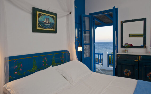 Blue Dolphin Antiparos Villas and Suites