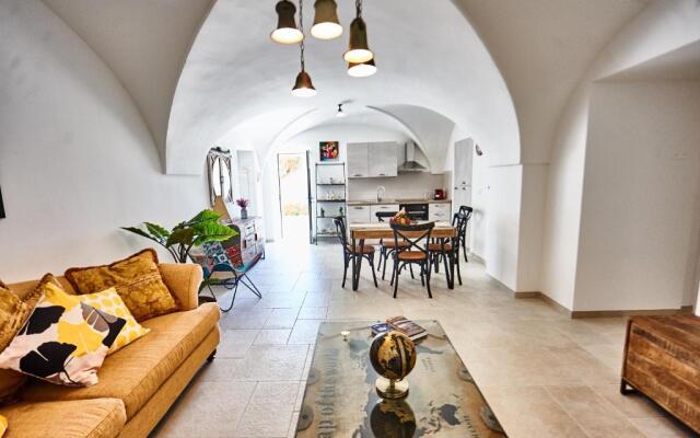 Equorum Prospectus 1 - OSTUNI CENTRO - Guest House
