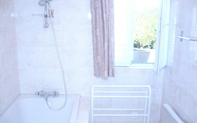 House With one Bedroom in Mandeville-en-bessin, With Enclosed Garden and Wifi - 6 km From the Beach