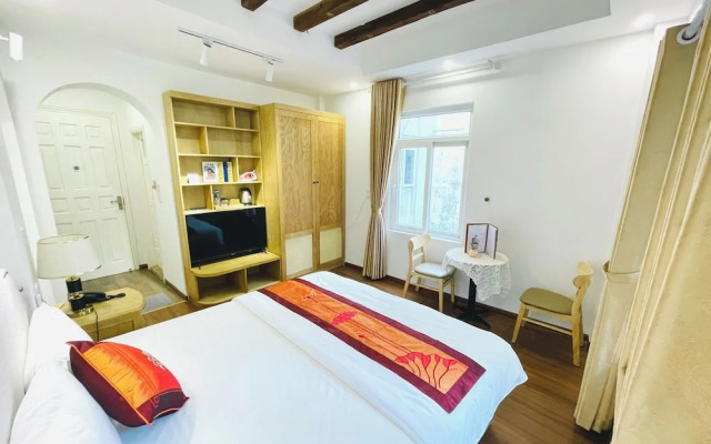 2 mins to Ho Guom LA MANDARINA HOTEL