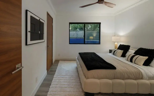 Valea Estate - Secluded Beverly Hills Retreat 1-acre Oasis