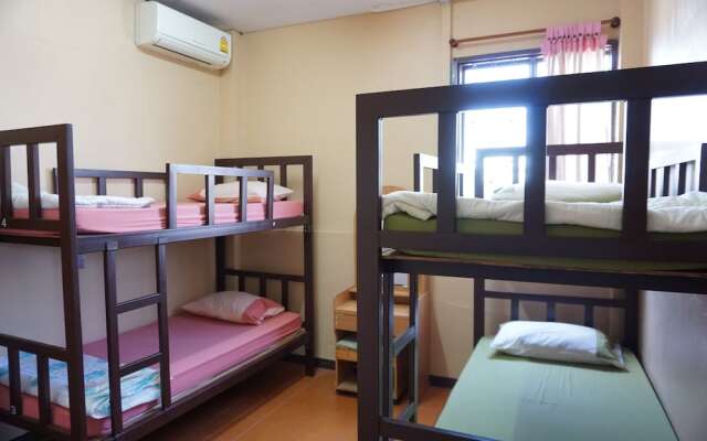 OYO 730 Meedee Hostel