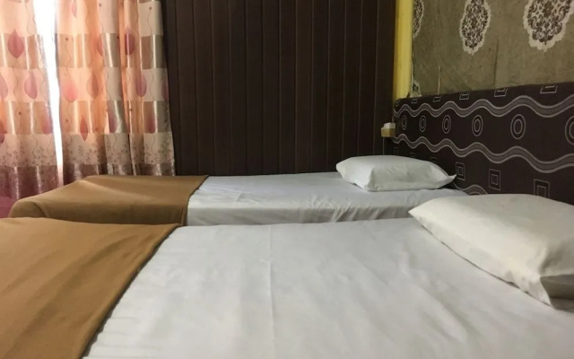 OYO 89653 Anisaa Inn