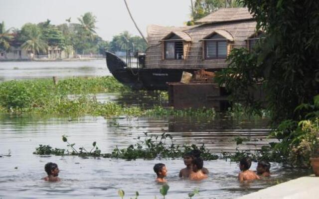 Canoe Ville