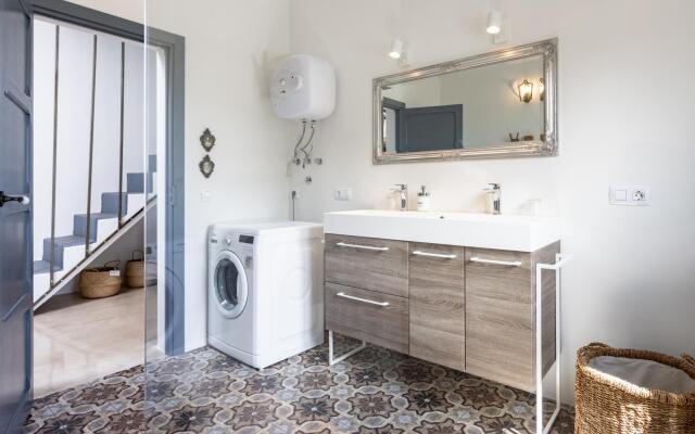 Home2Book Stunning Design House Arafo