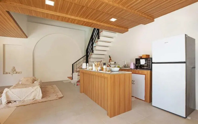 Mediterranean-Asian 3BR Villa Cristina