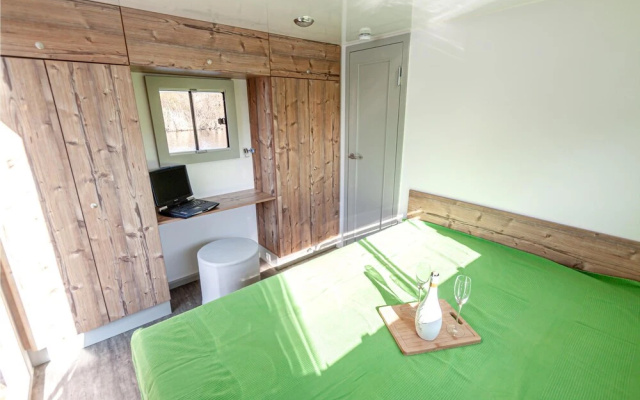 Amazing Ship/boat in Hennigsdorf With 1 Bedrooms