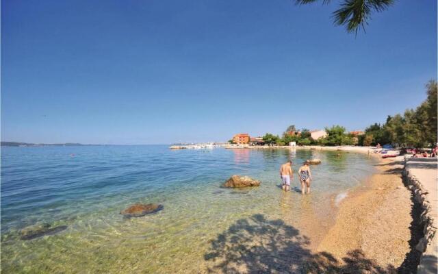 Apartments More - 300 m from beach