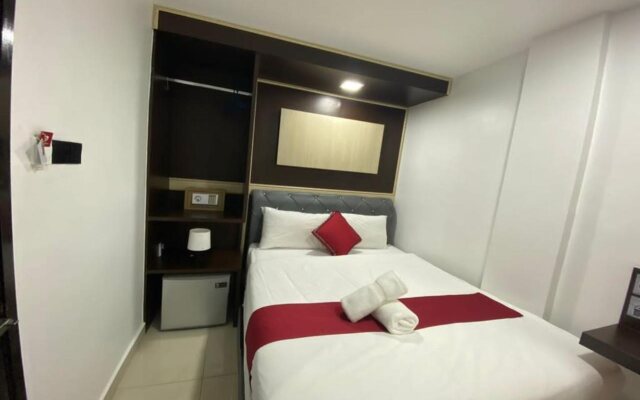 Red Velvet Inn Hotel
