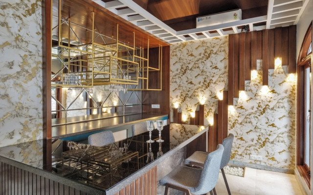 Casabelle by Redolivenr UB City Luxury Apt