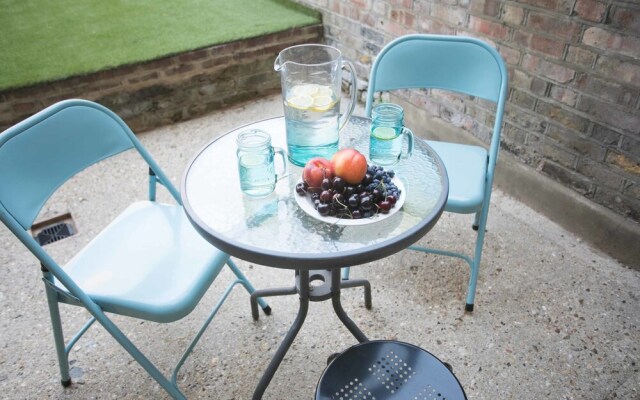 Light filled garden flat sleeps 4