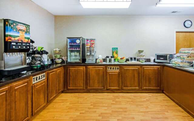 Quality Inn Summersville - New River Area