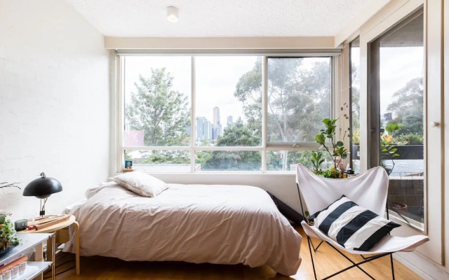 ISAAC, 1BDR South Melbourne Apartment
